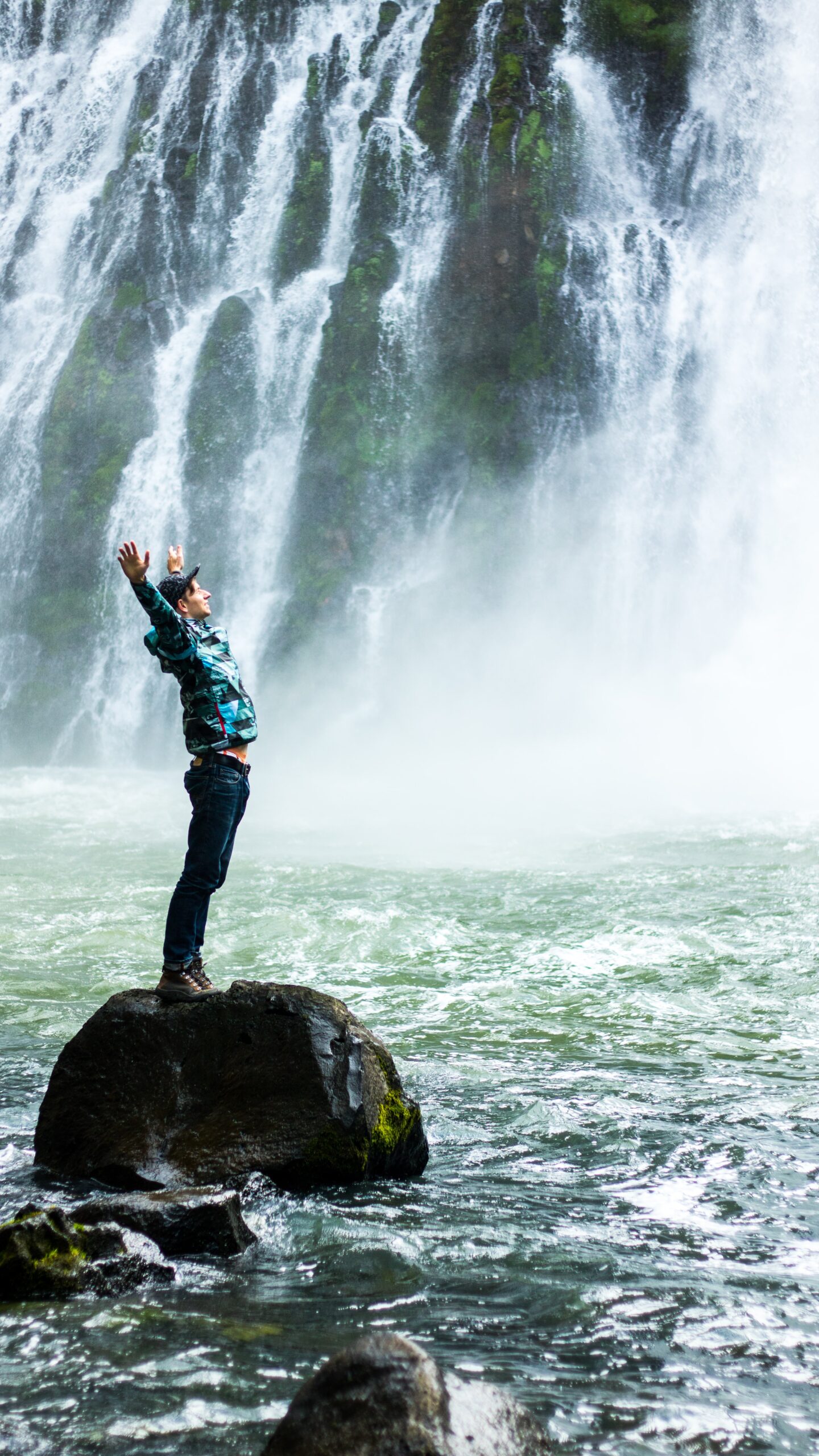 Happiness svyatoslav-romanov-r38u2Uq1AXk-unsplash