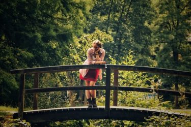 photo-1489618829983-2b5c856e1c26